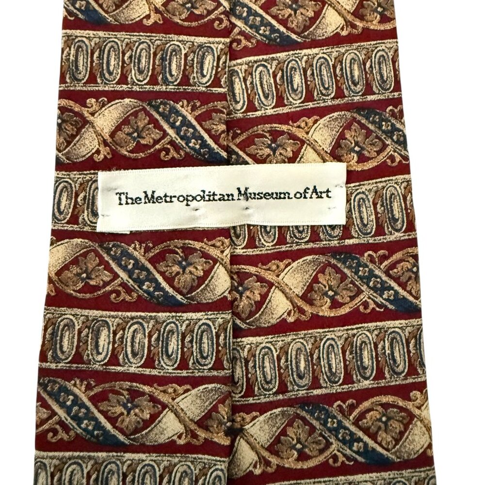 The Metropolitan Museum Of Art All Silk Greek Patterned Necktie Made in Canada - Picture 2 of 9